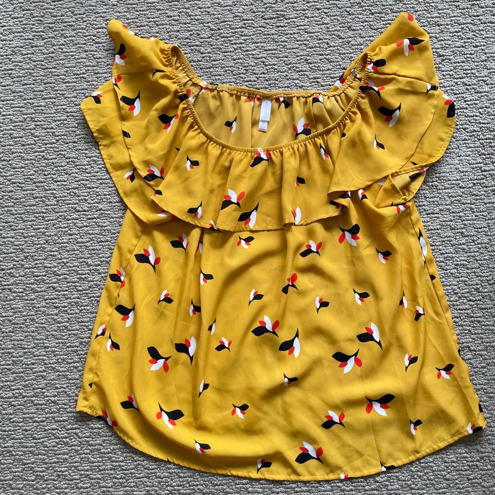 3/40 Flowy top with back slit